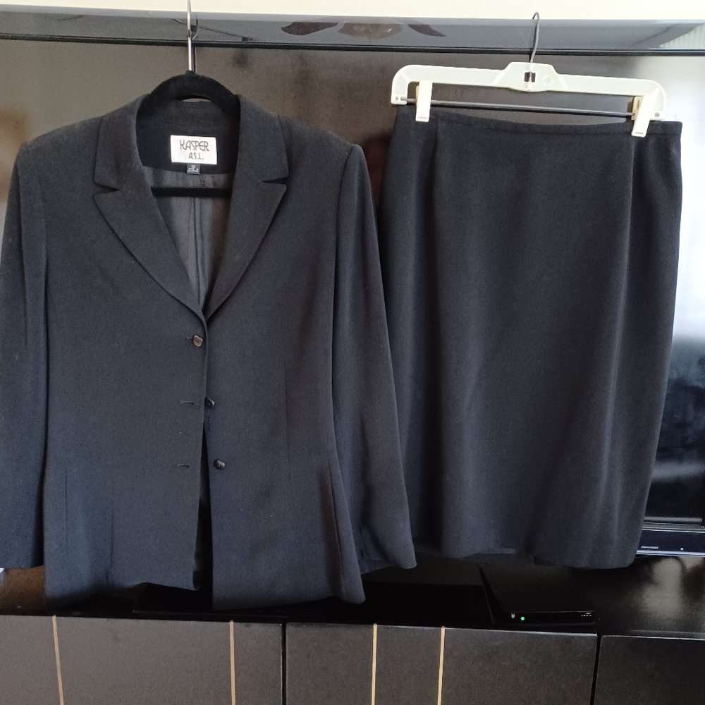 Vintage Kasper Business Suit - Size 12 - Navy